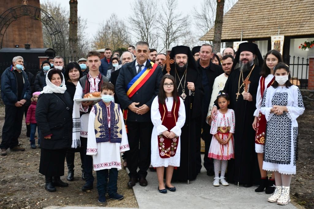 Biserică de lemn de la 1713 restaurată și sfințită în Episcopia Caransebeșului 191942