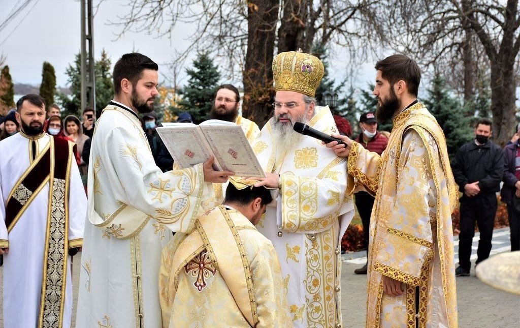 Hirotonie la Catedrala Episcopală din Huși 191940