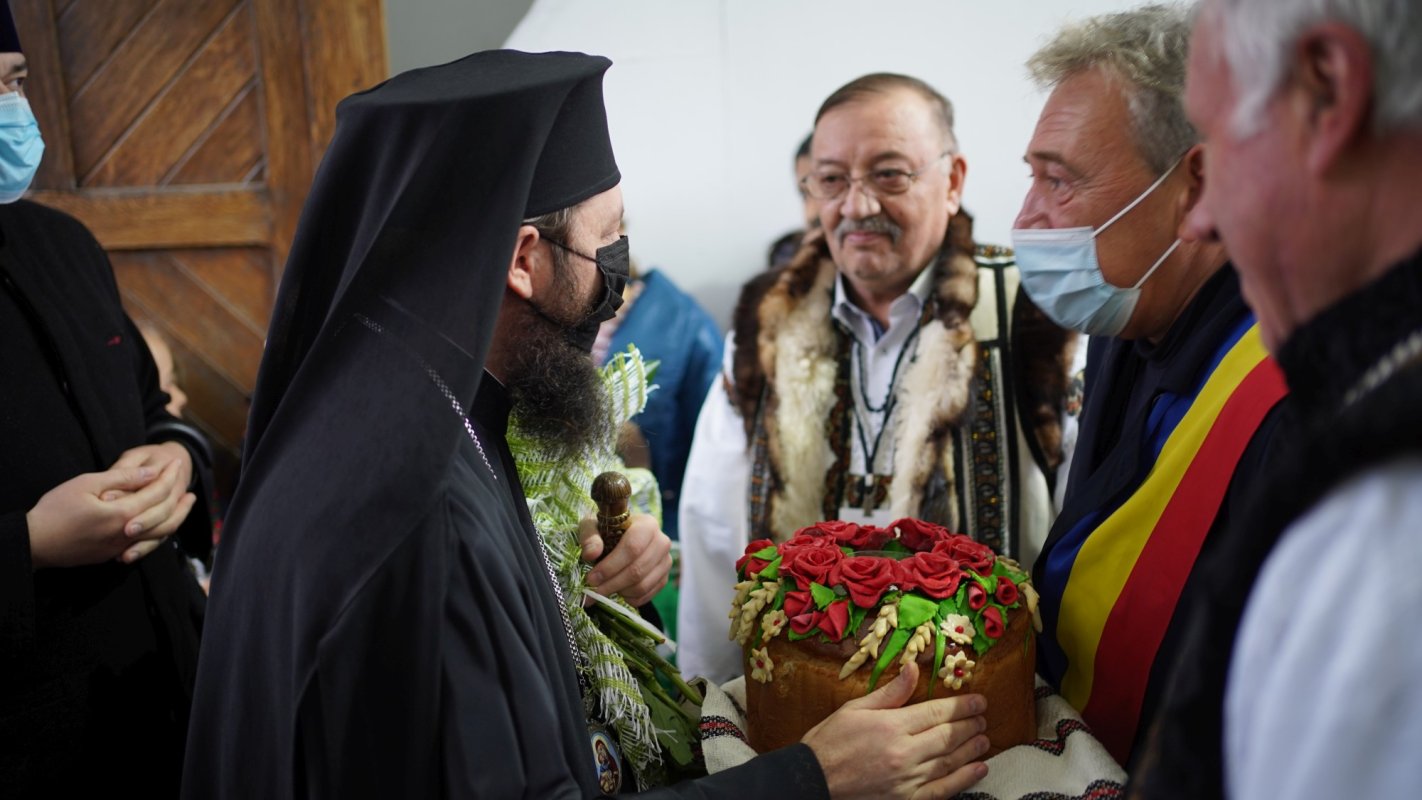 Hramul Bisericii „Sfinții Arhangheli  Mihail și Gavriil” din Gura Humorului 192081