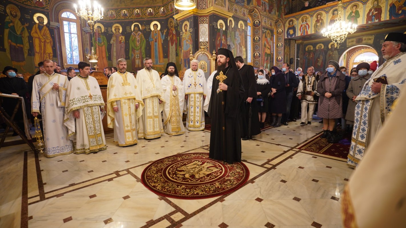 Hramul Bisericii „Sfinții Arhangheli  Mihail și Gavriil” din Gura Humorului 192082