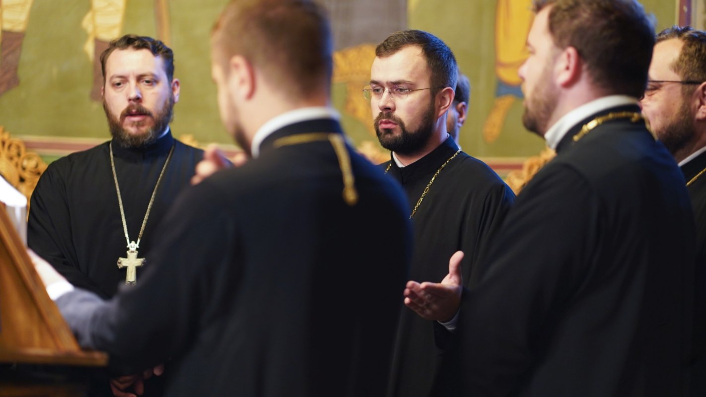 Hramul Bisericii „Sfinții Arhangheli  Mihail și Gavriil” din Gura Humorului 192084