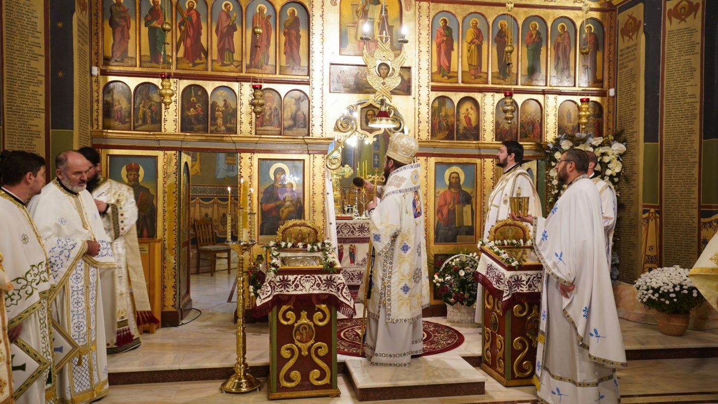 Hramul Bisericii „Sfinții Arhangheli  Mihail și Gavriil” din Gura Humorului 192085