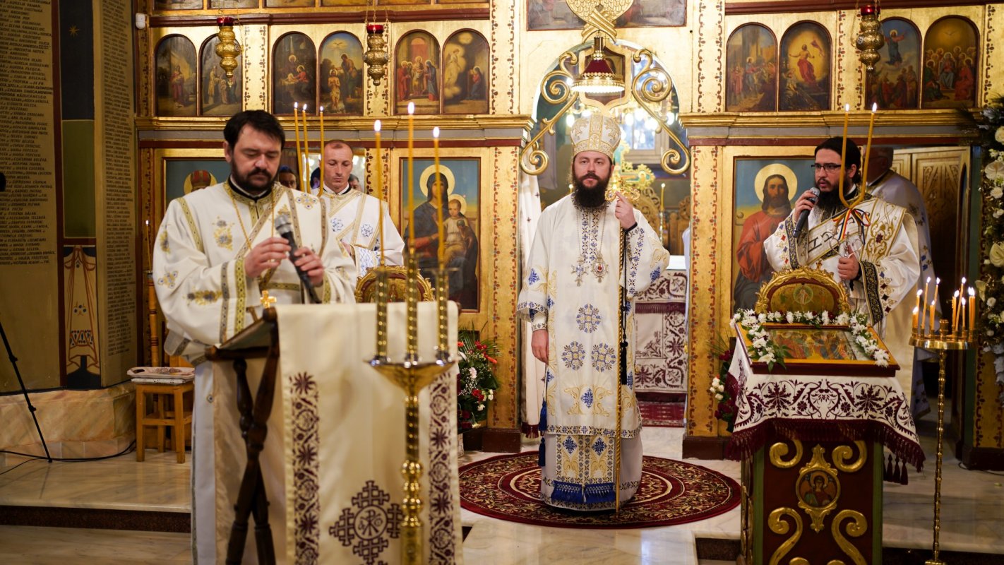 Hramul Bisericii „Sfinții Arhangheli  Mihail și Gavriil” din Gura Humorului 192088