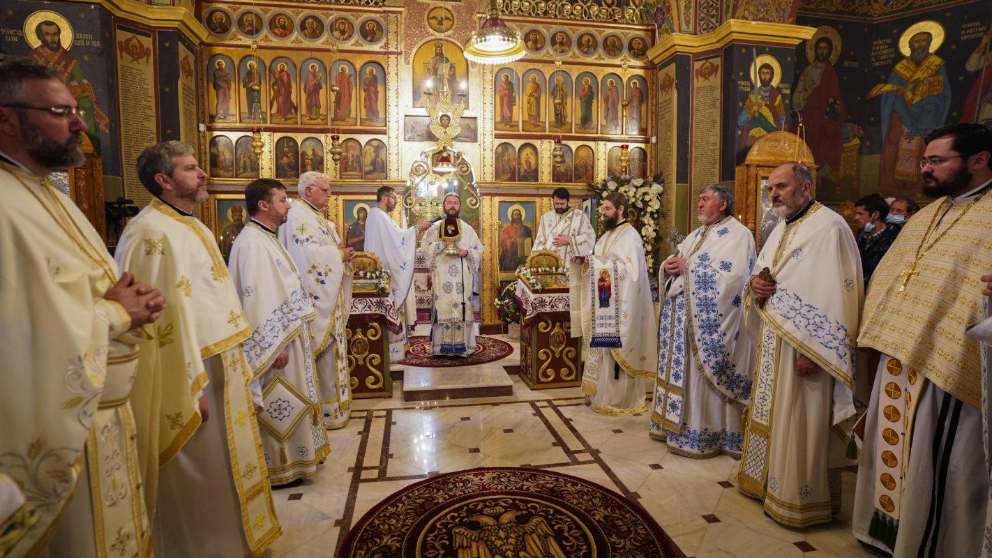 Hramul Bisericii „Sfinții Arhangheli  Mihail și Gavriil” din Gura Humorului 192092