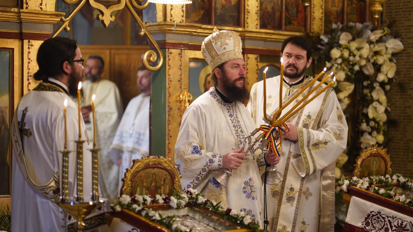 Hramul Bisericii „Sfinții Arhangheli  Mihail și Gavriil” din Gura Humorului 192093