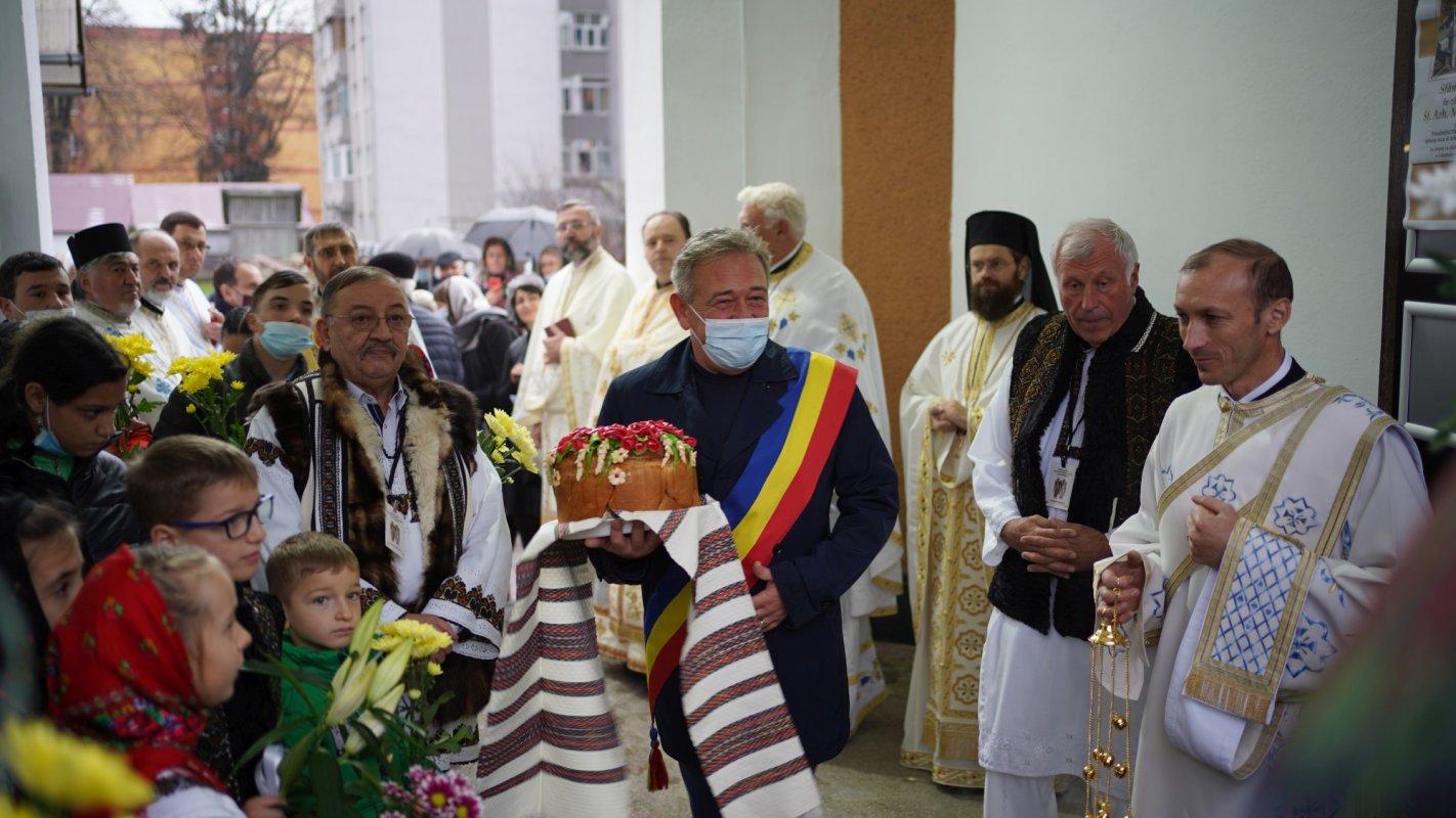 Hramul Bisericii „Sfinții Arhangheli  Mihail și Gavriil” din Gura Humorului 192095