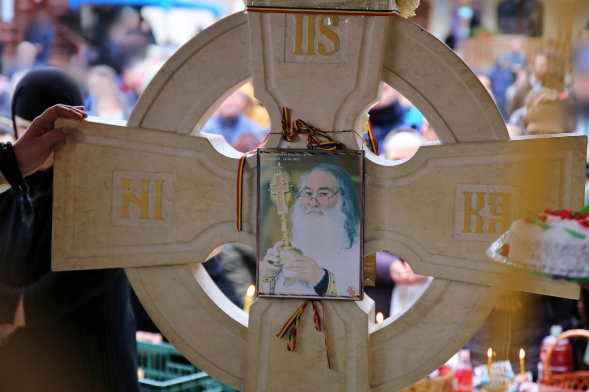 Mănăstirea nemțeană Petru Vodă și-a sărbătorit ocrotitorii 191960