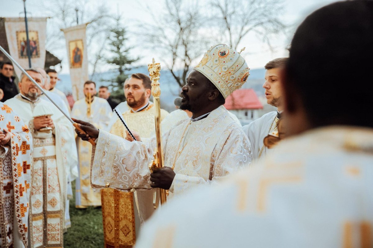 Oaspeţi din Africa la hramul și resfințirea bisericii din Băița, Cluj 191924