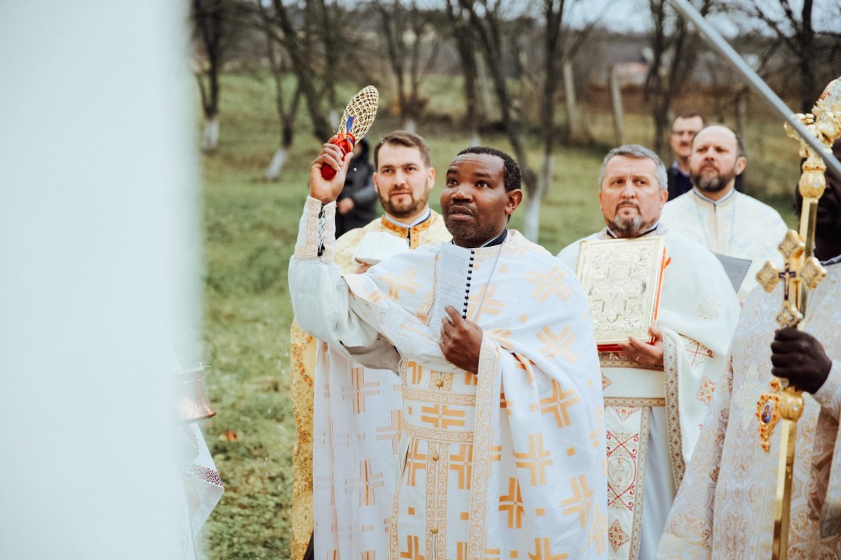 Oaspeţi din Africa la hramul și resfințirea bisericii din Băița, Cluj 191925