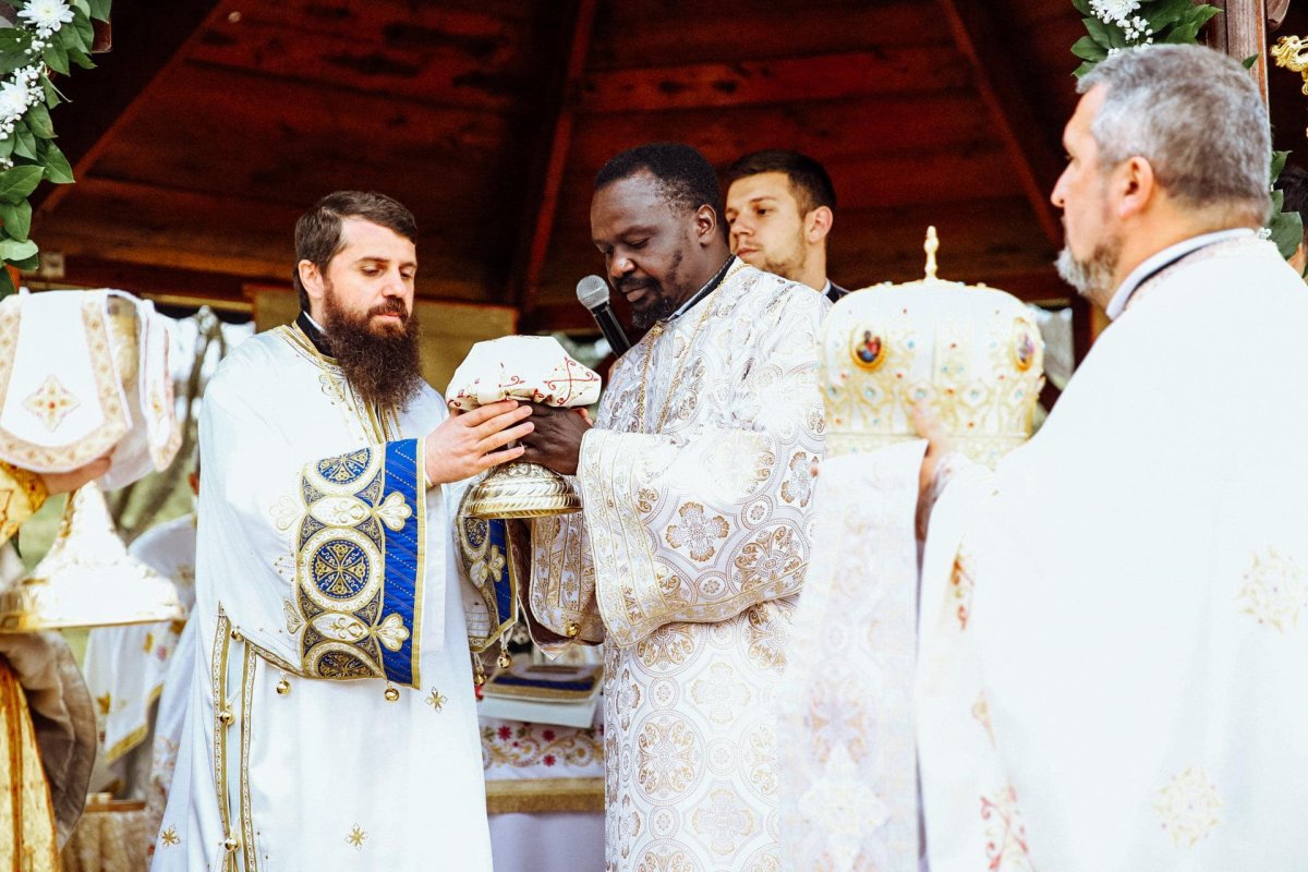 Oaspeţi din Africa la hramul și resfințirea bisericii din Băița, Cluj 191930