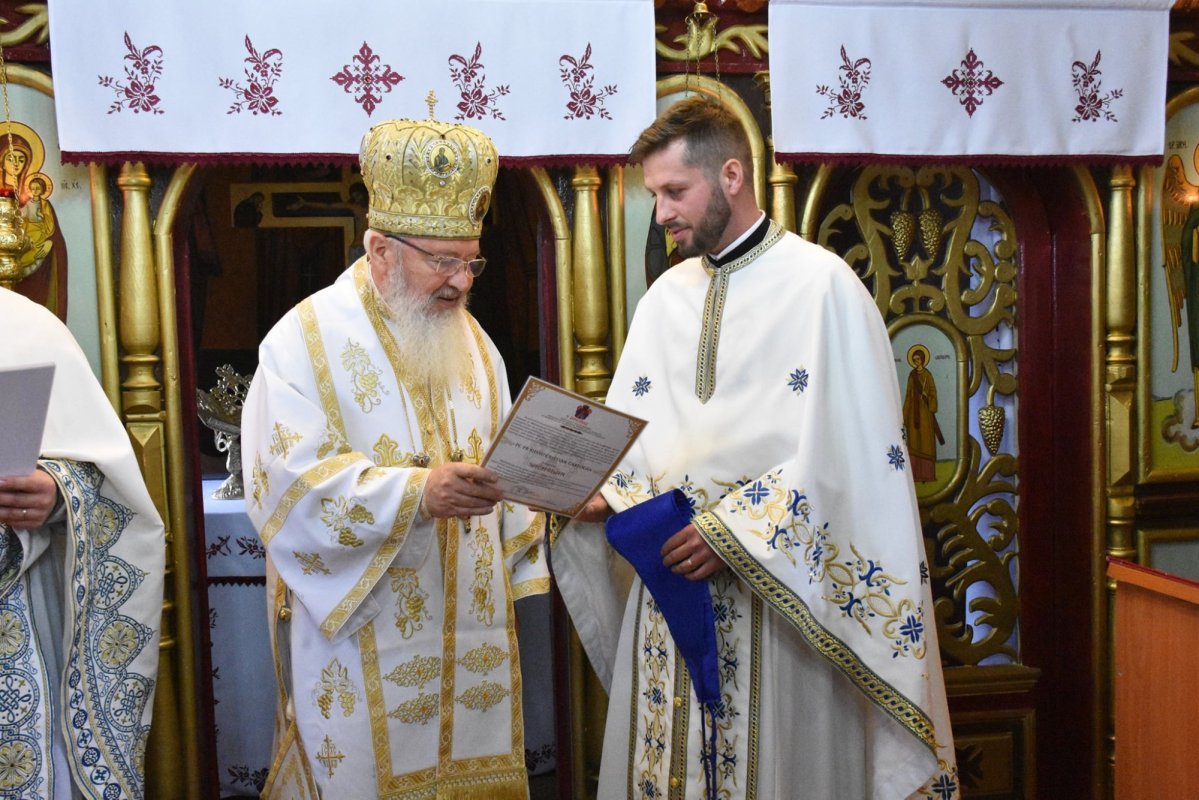 Sfințire de clopotniță și de casă parohială în Suarăș, Cluj 192111