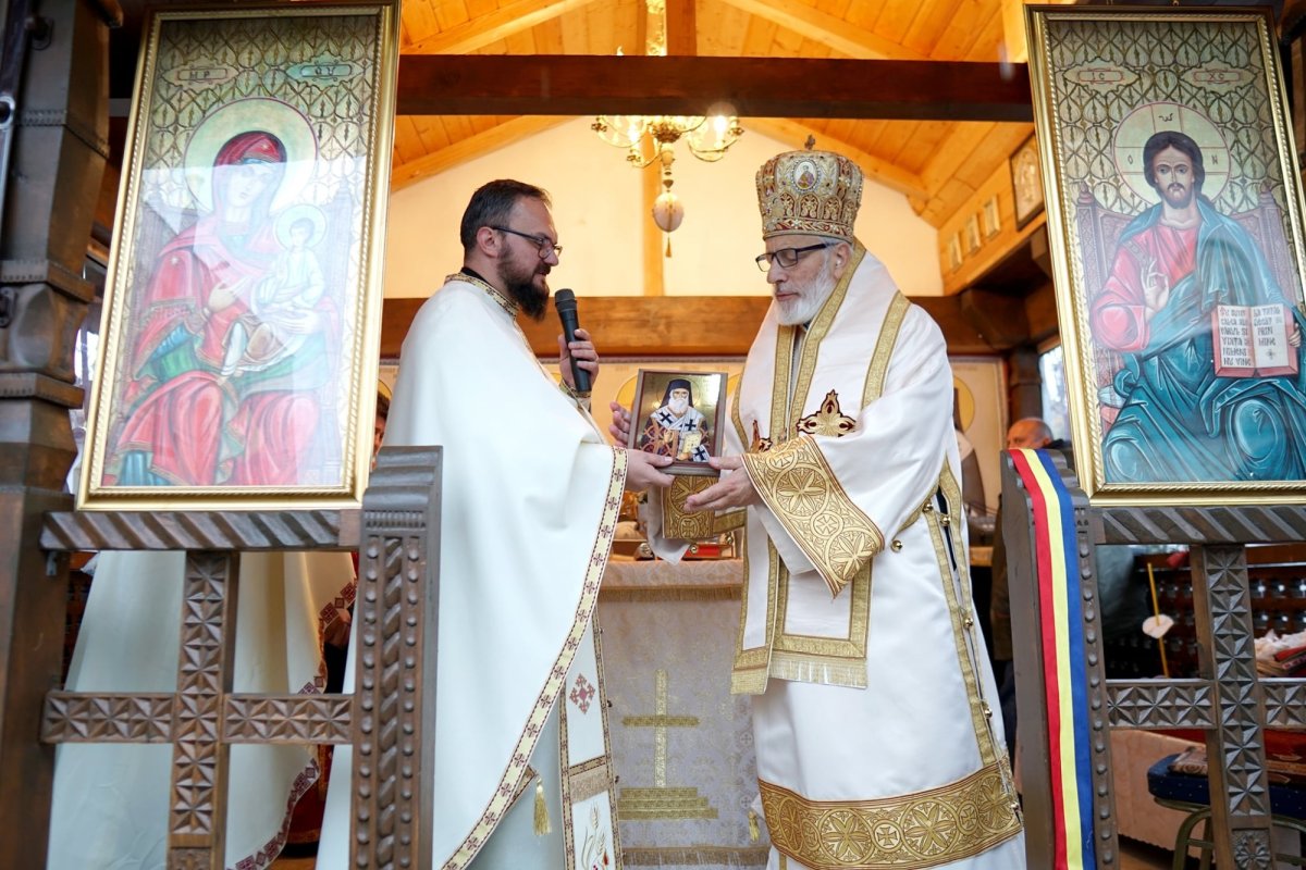 Piatră de temelie pentru un centru medical parohial din Pitești 192245