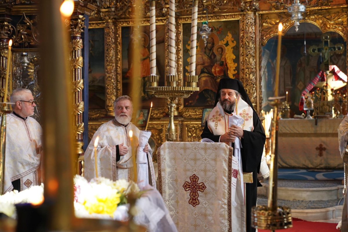 Profesorul Corneliu Oniscu a fost înmormântat la Iași 192340