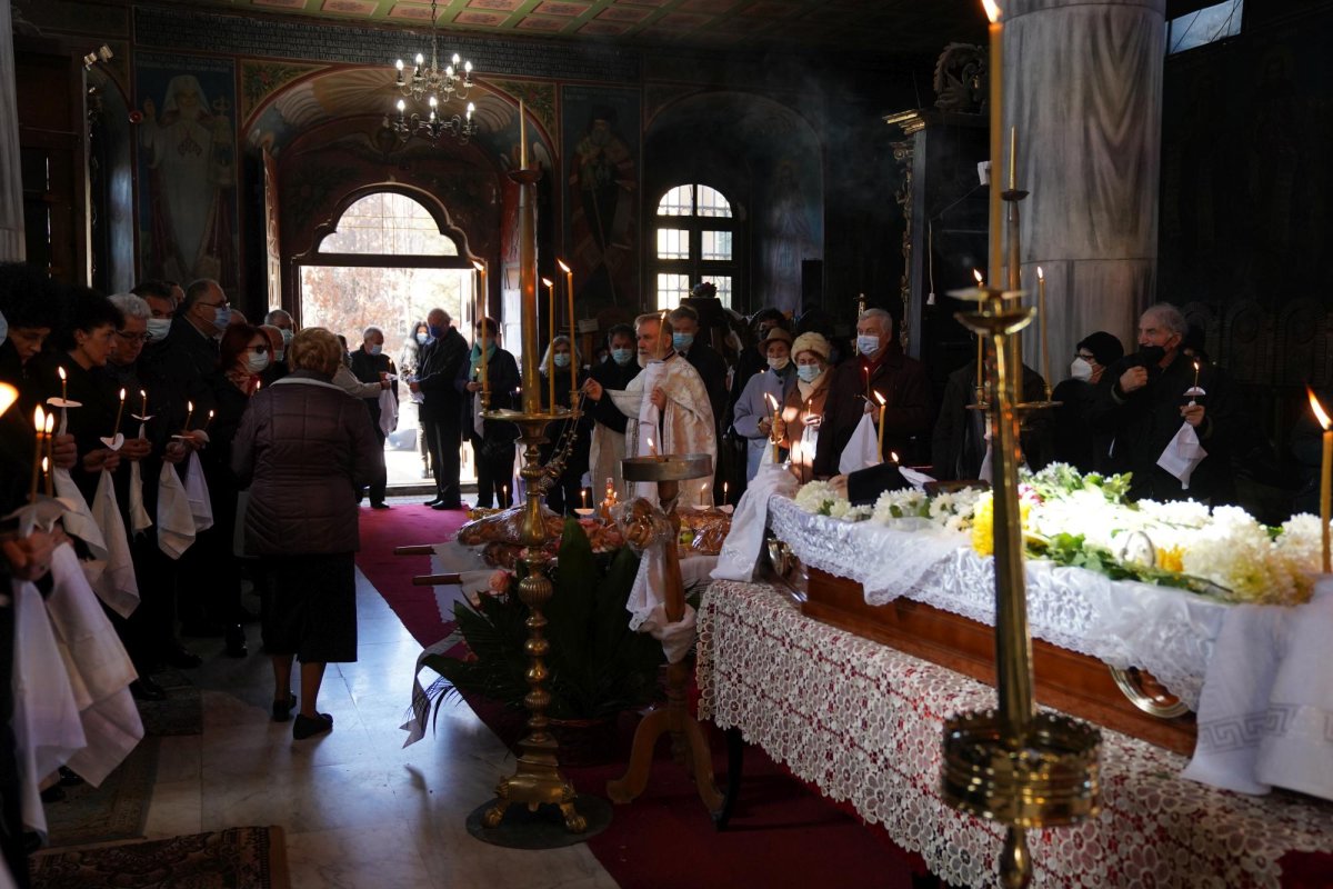 Profesorul Corneliu Oniscu a fost înmormântat la Iași 192342