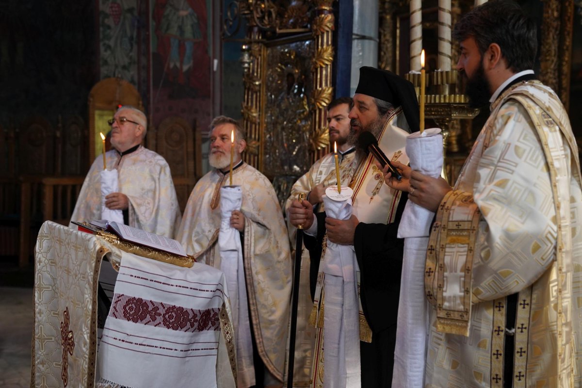 Profesorul Corneliu Oniscu a fost înmormântat la Iași 192345