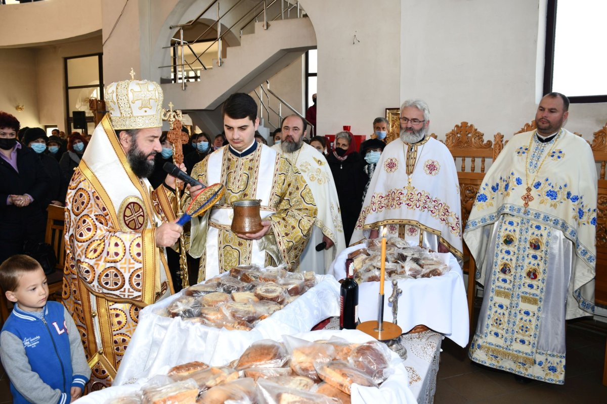 Binecuvântare şi înnoire în Episcopia Caransebeşului 192771