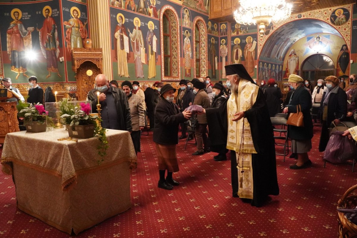 Rugăciune şi filantropie la Parohia „Înălţarea Domnului” din Galaţi 192765