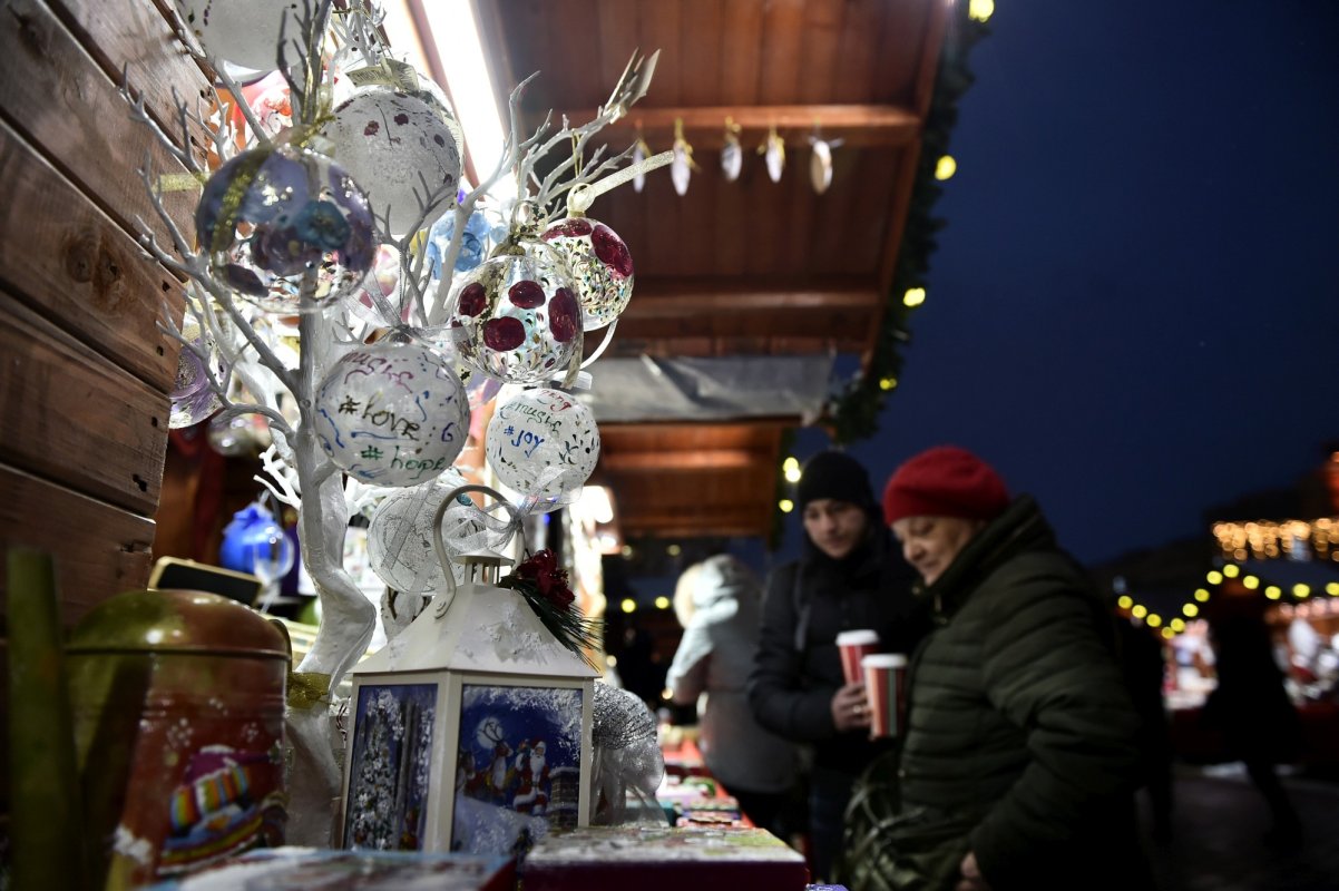Pregătiri pentru deschiderea târgurilor de Crăciun 192815