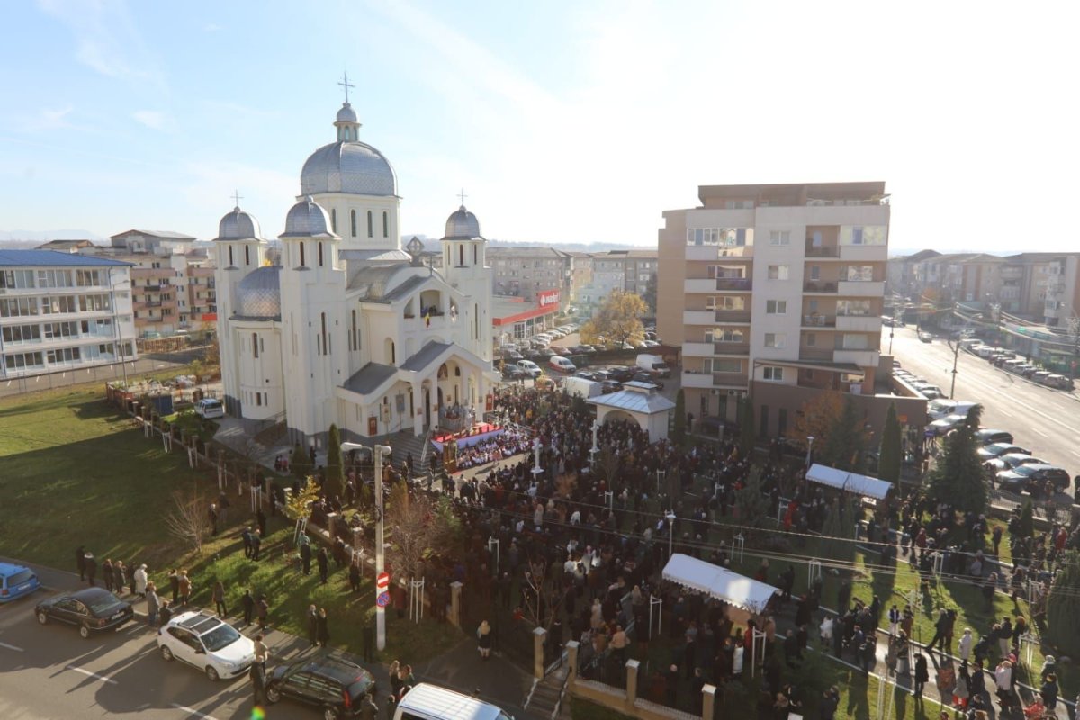 Sărbătoare la Biserica Sfinţilor Arhangheli din Baia Mare 192827