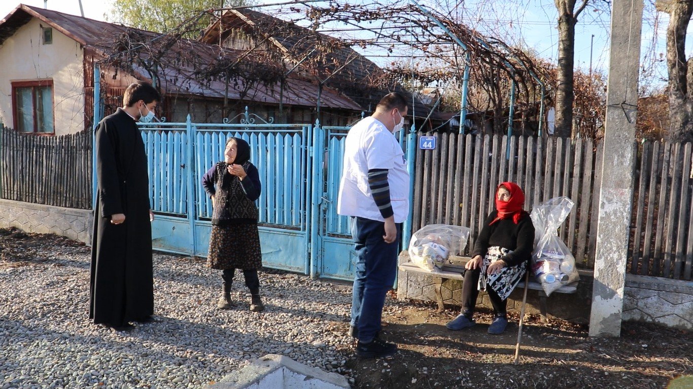 Familii din județul Prahova sprijinite de voluntarii bucureșteni 192907