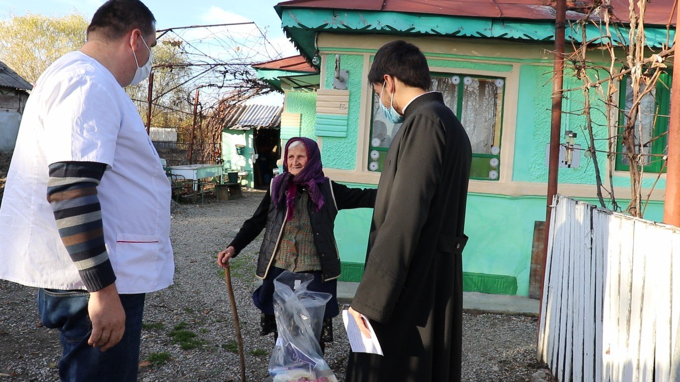 Familii din județul Prahova sprijinite de voluntarii bucureșteni 192908