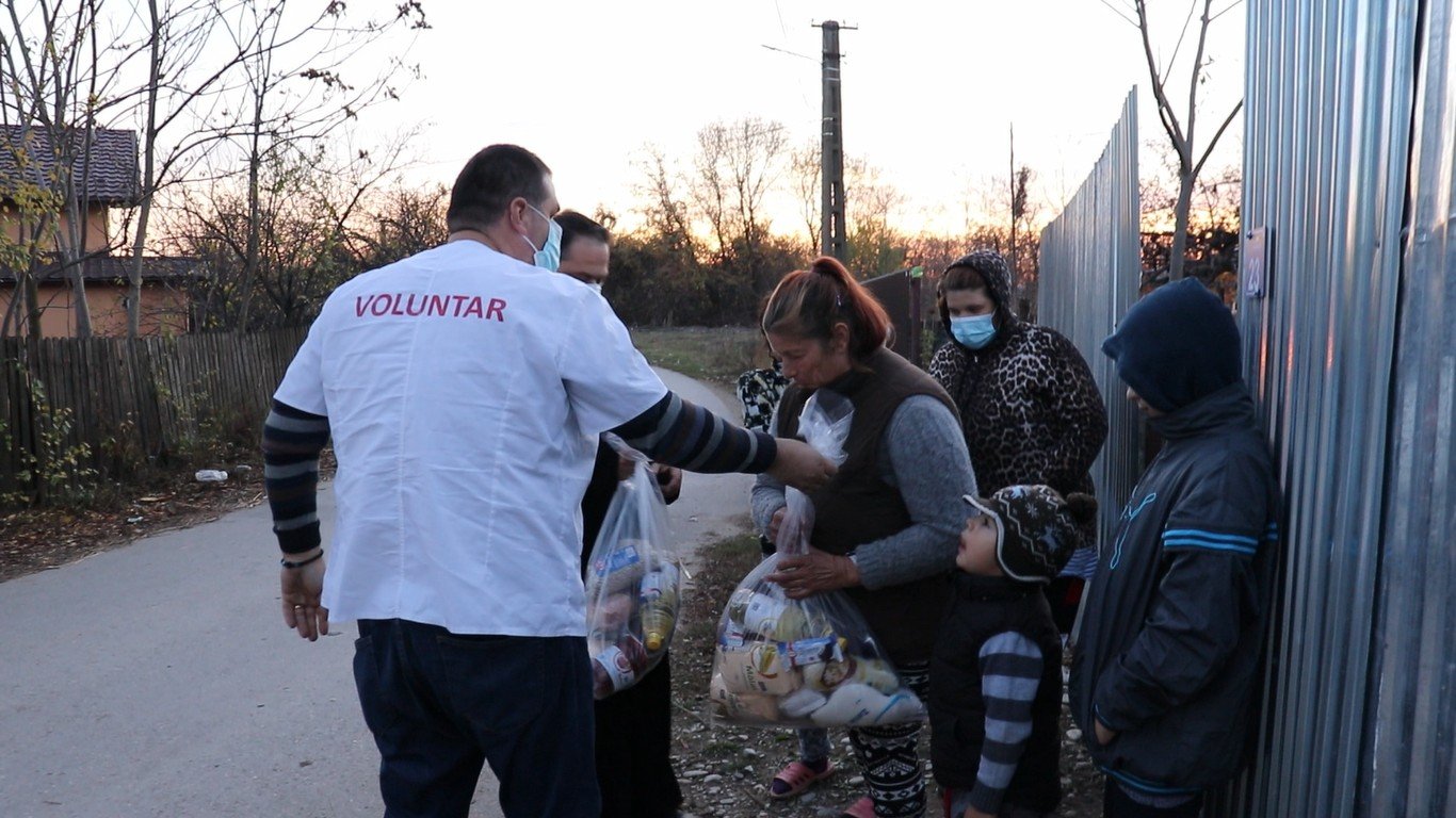 Familii din județul Prahova sprijinite de voluntarii bucureșteni 192909
