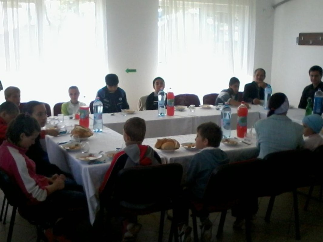 Bucuria mântuitoare de a-l sluji pe cel de lângă noi 192991