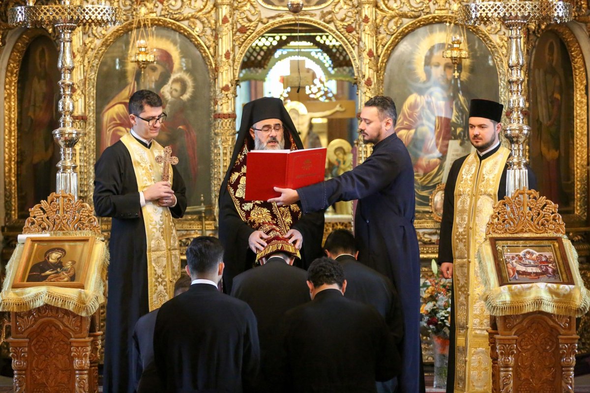 Noi duhovnici în Arhiepiscopia Buzăului și Vrancei 193171