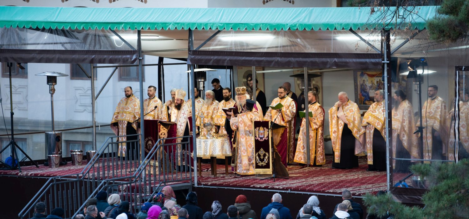 Maica Domnului prăznuită cu evlavie la Suceava 193402