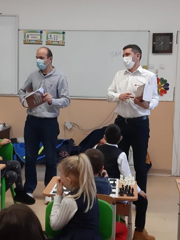 Ore de șah pentru școlarii mușatini de la Roman 193610