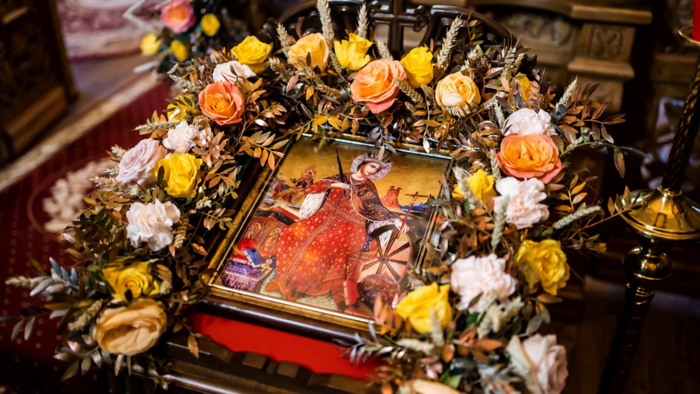 Binecuvântare arhierească la hramul Bisericii „Sfânta Mare Muceniță Ecaterina” Șcheia 193931