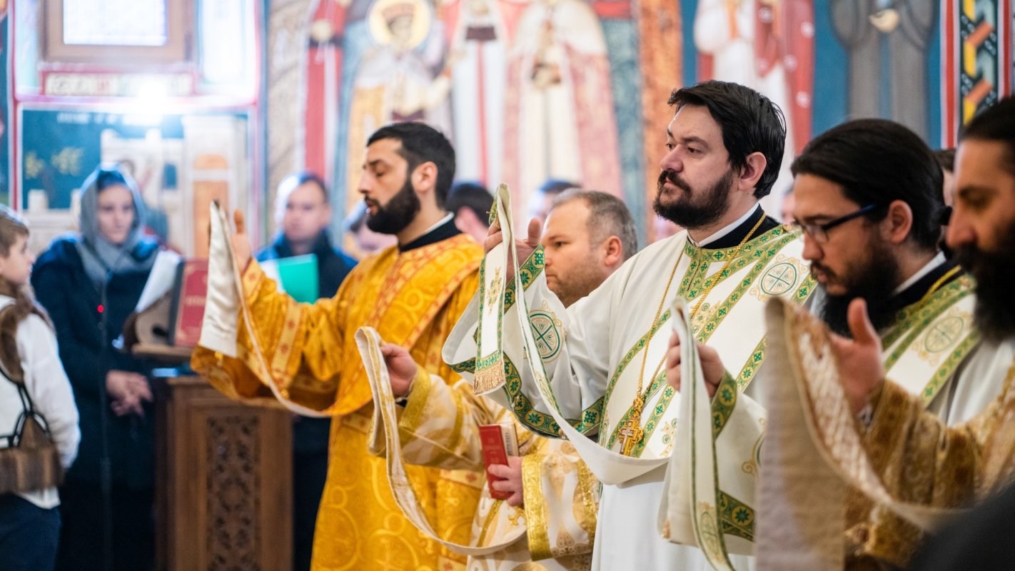 Binecuvântare arhierească la Mănăstirea Sihăstria Râșcăi 194268