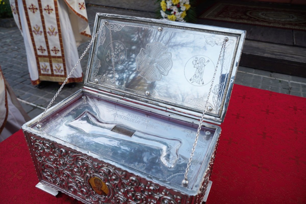 A început sărbătoarea Sfântului Apostol Andrei la Catedrala Arhiepicopală din Galaţi 194222