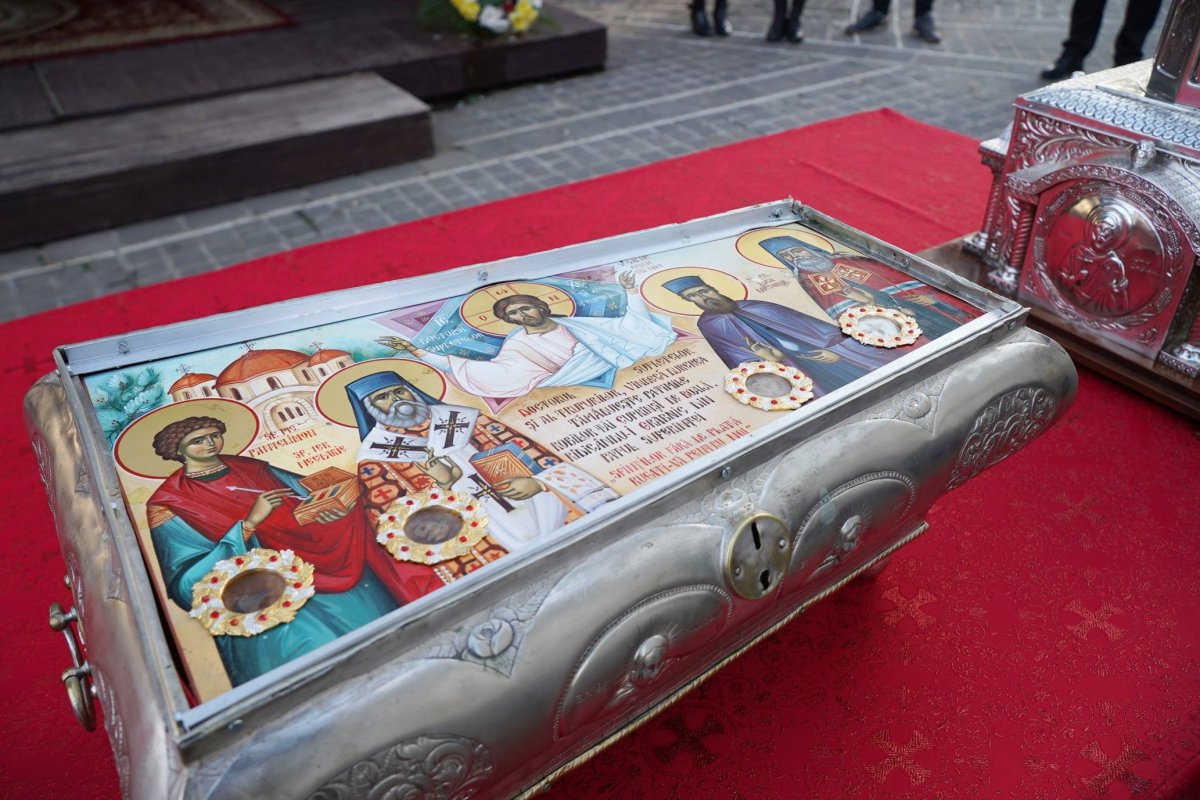 A început sărbătoarea Sfântului Apostol Andrei la Catedrala Arhiepicopală din Galaţi 194223