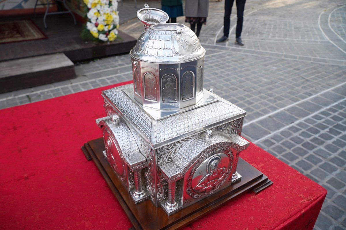 A început sărbătoarea Sfântului Apostol Andrei la Catedrala Arhiepicopală din Galaţi 194224