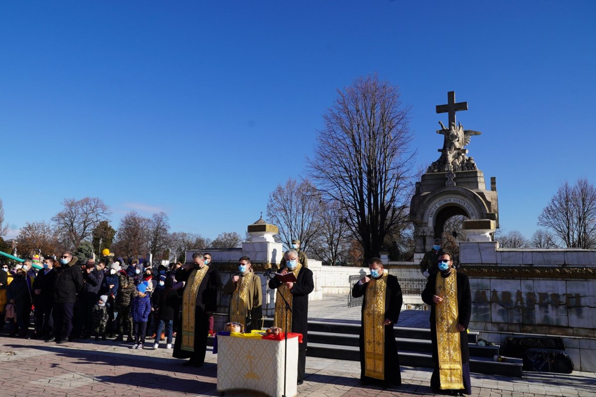 Ziua Naţională a României sărbătorită la Galaţi 194850
