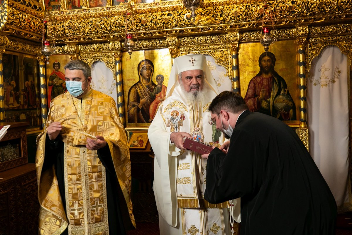 Hirotesii întru duhovnic la Paraclisul istoric al Reşedinţei Patriarhale 194941