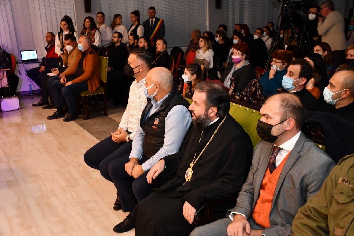 Concert de colinde și muzică tradițională la Centrul eparhial din Caransebeș 195076