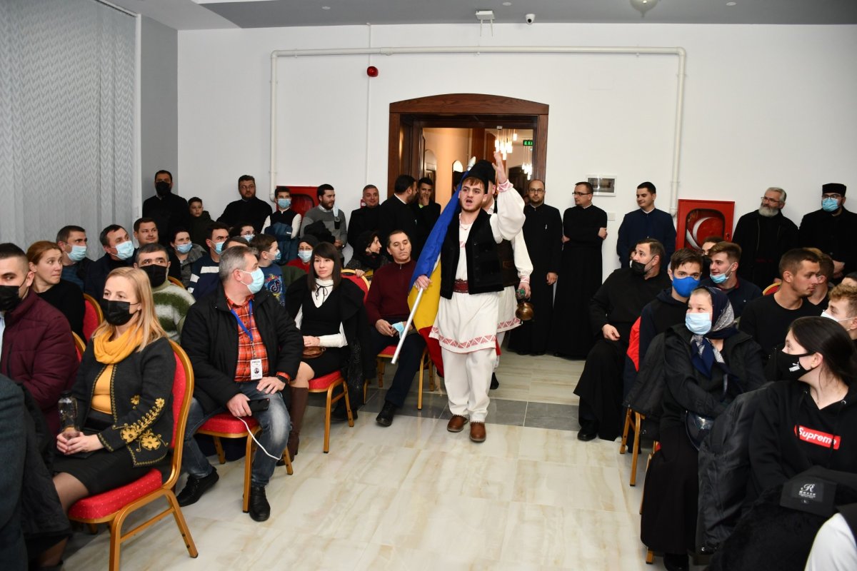 Concert de colinde și muzică tradițională la Centrul eparhial din Caransebeș 195079