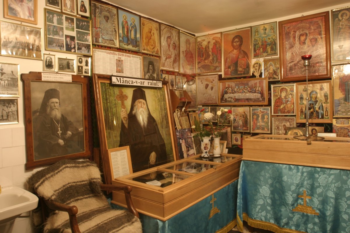 Mănăstirea Sihăstria îi pomenește mâine pe cei trei mari duhovnici pe care i-a dat României 195058