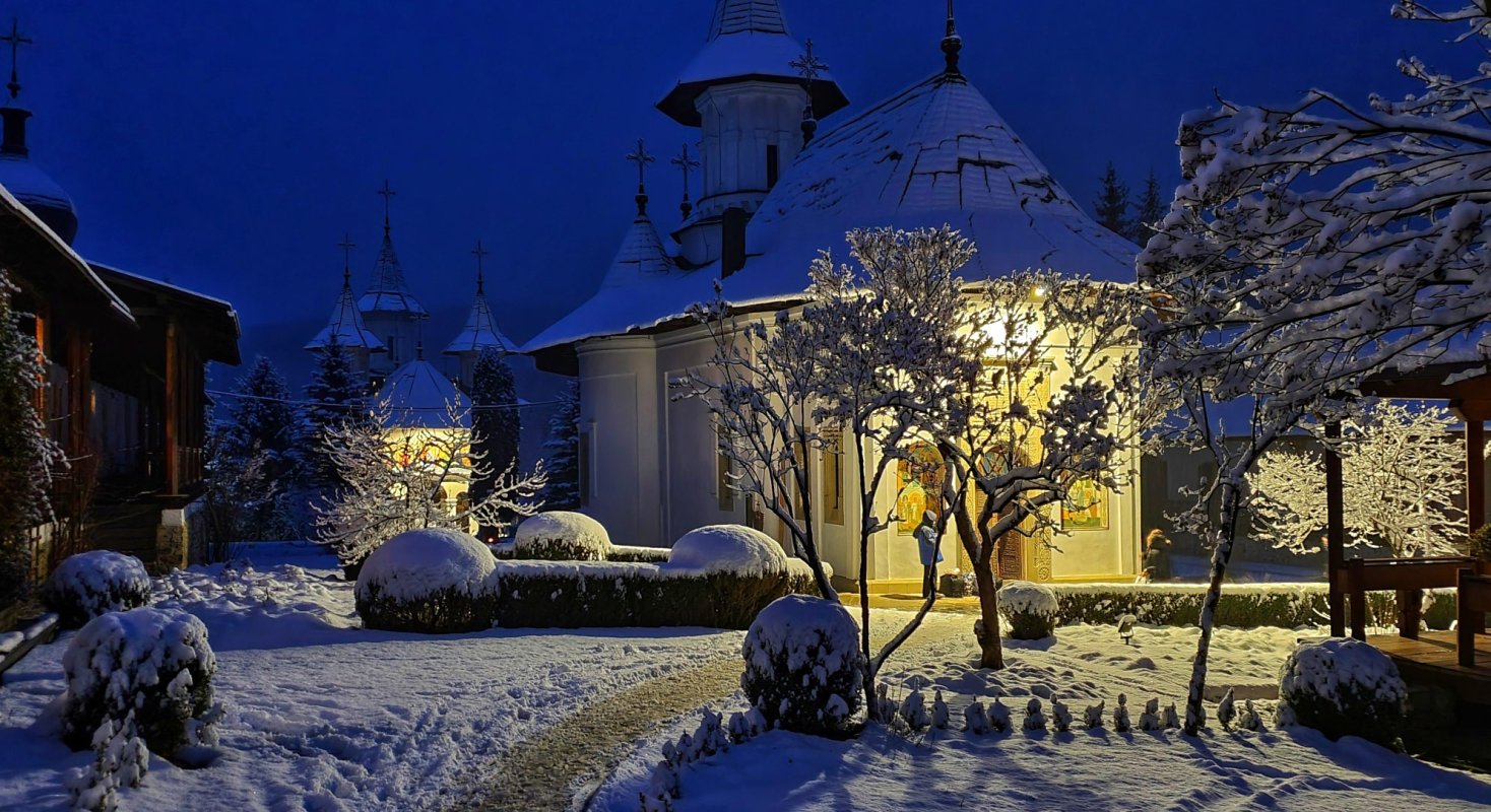 Mănăstirea Sihăstria îi pomenește mâine pe cei trei mari duhovnici pe care i-a dat României 195193