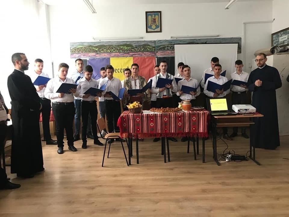 Ziua Naţională a României, marcată în învăţământul teologic din Arhiepiscopia Craiovei 195070