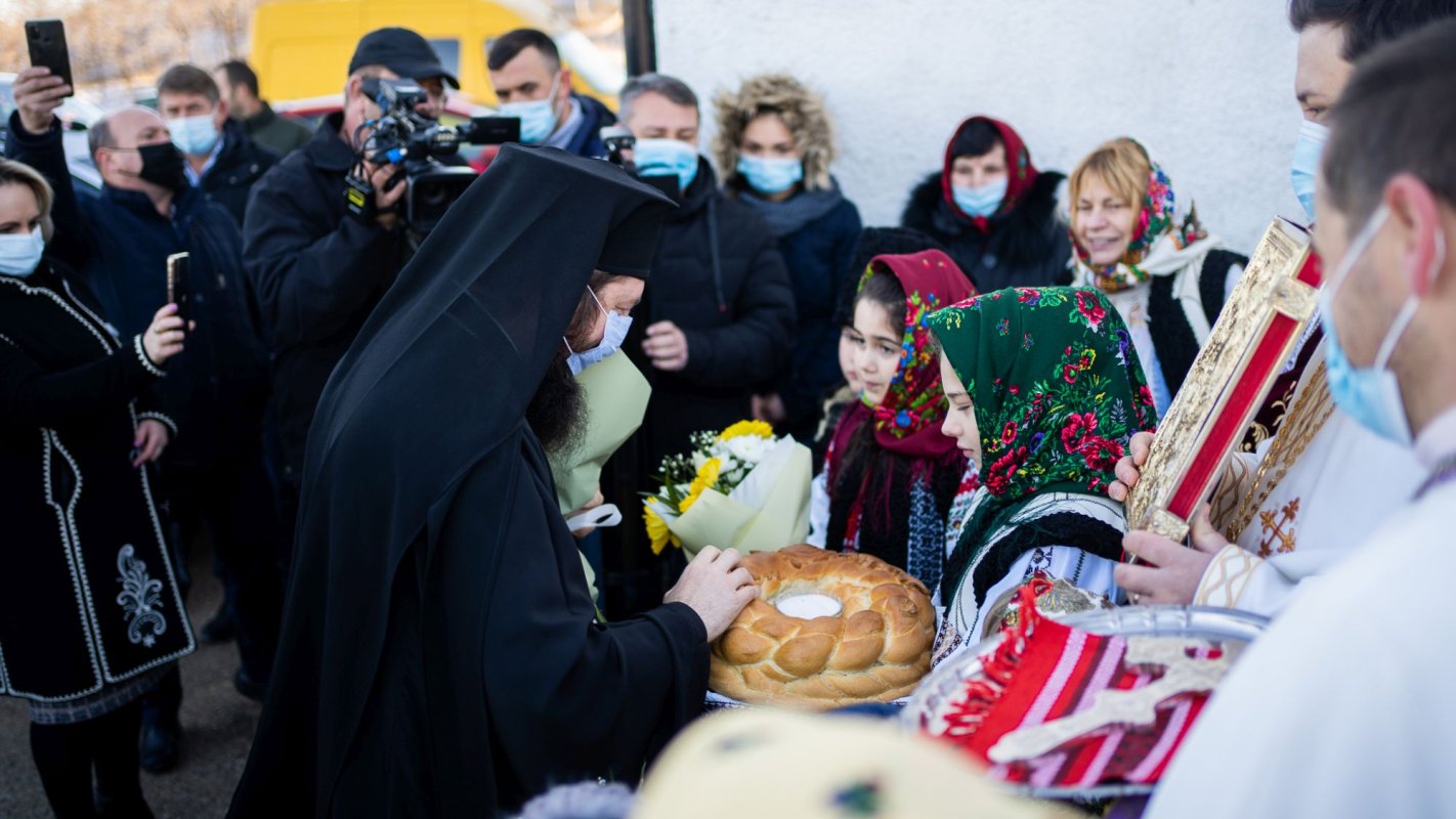 Slujire arhierească în capela Sfintei Mucenițe Varvara din Salina Cacica 195240