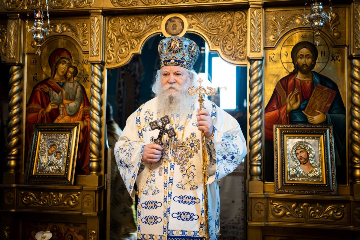 Liturghie arhierească la Parohia „Sfântul Ierarh Nicolae” din Salcea, în ajunul hramului 195353