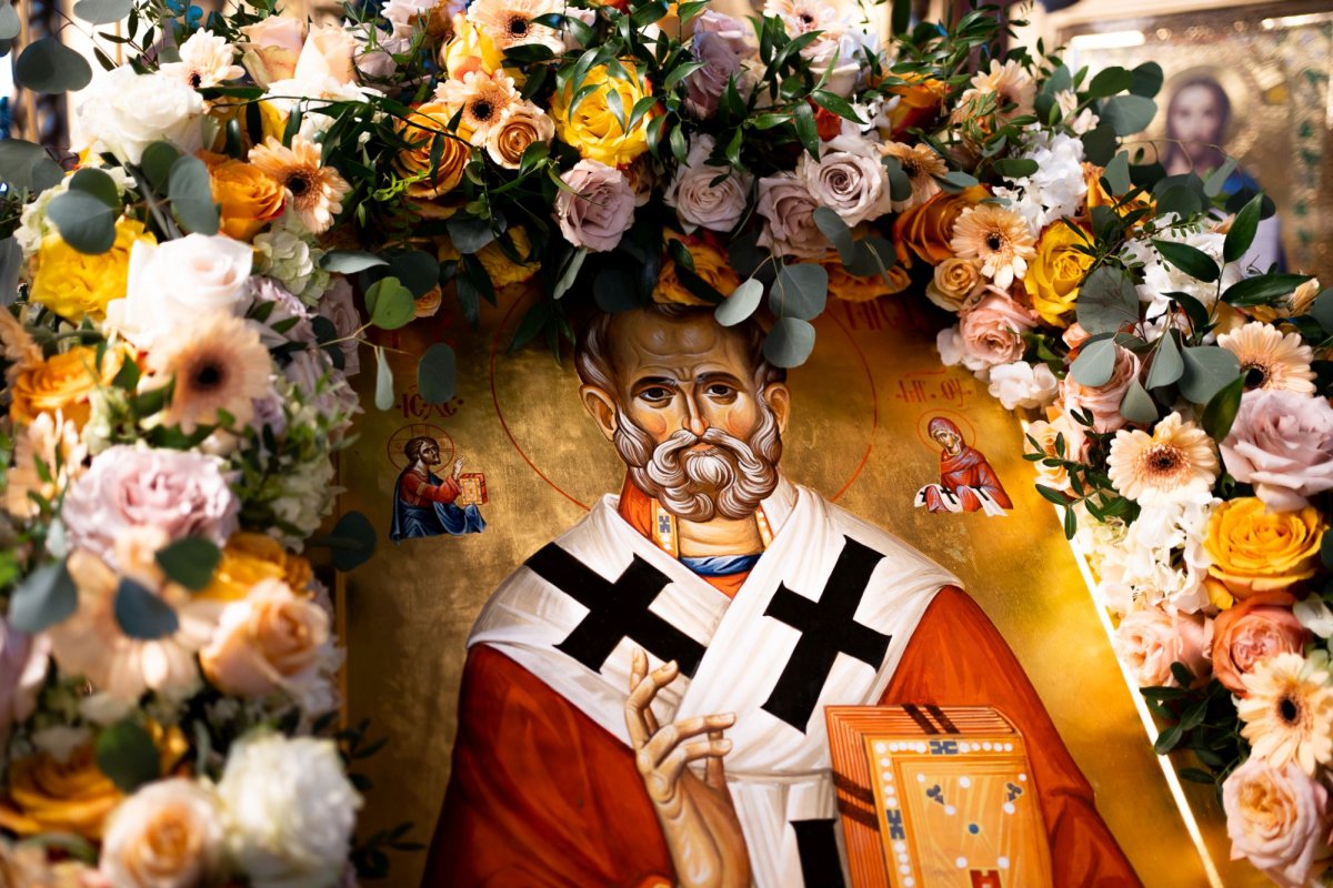 Liturghie arhierească la Parohia „Sfântul Ierarh Nicolae” din Salcea, în ajunul hramului 195361