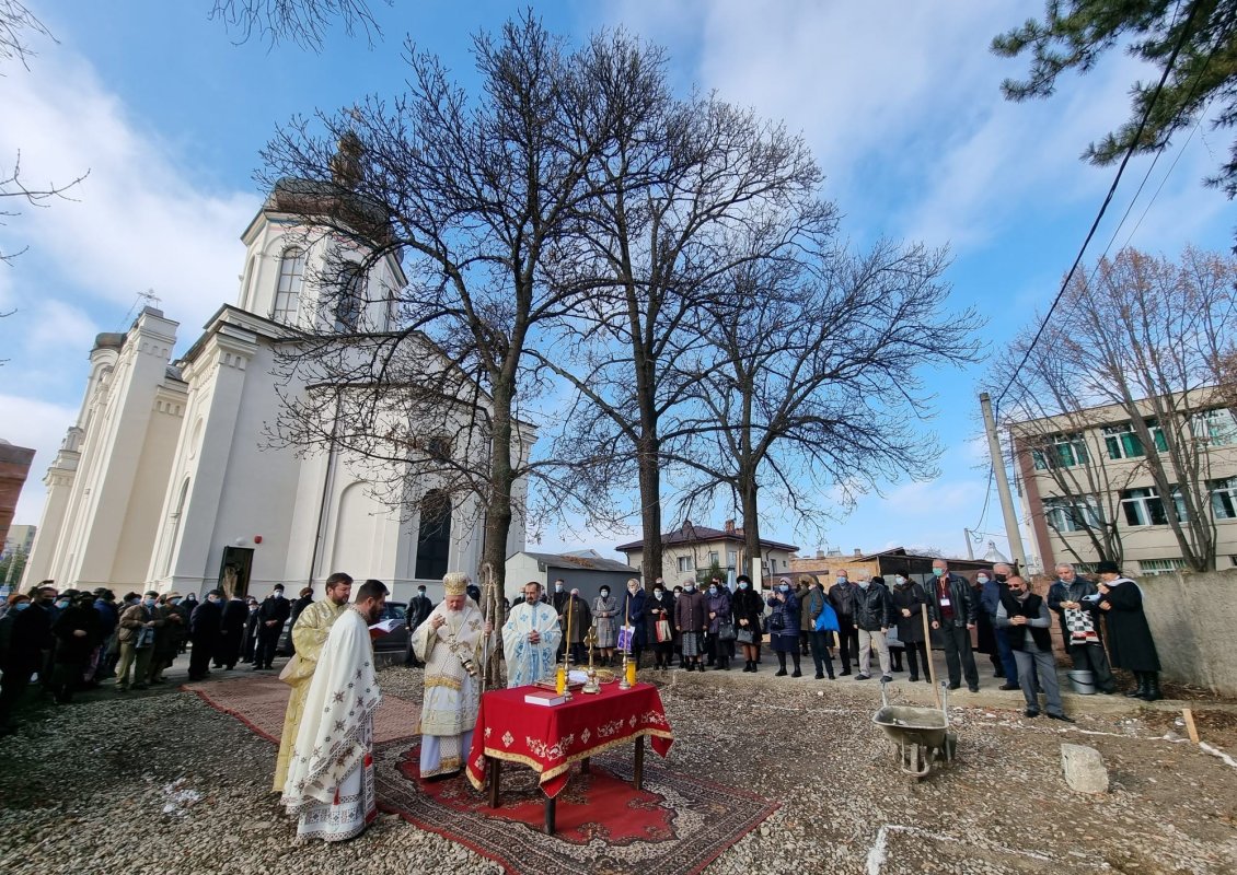 Piatră de temelie pentru capela  Parohiei „Sfânta Vineri” din Ploiești 195291