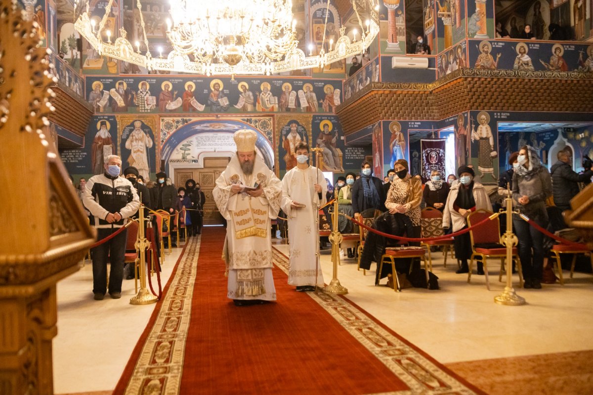Liturghie și rugăciune de pomenire la Biserica „Sfânta Vineri” din Capitală 195531