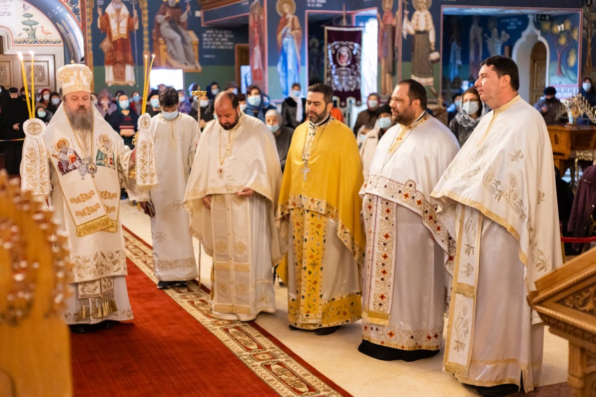 Liturghie și rugăciune de pomenire la Biserica „Sfânta Vineri” din Capitală 195533