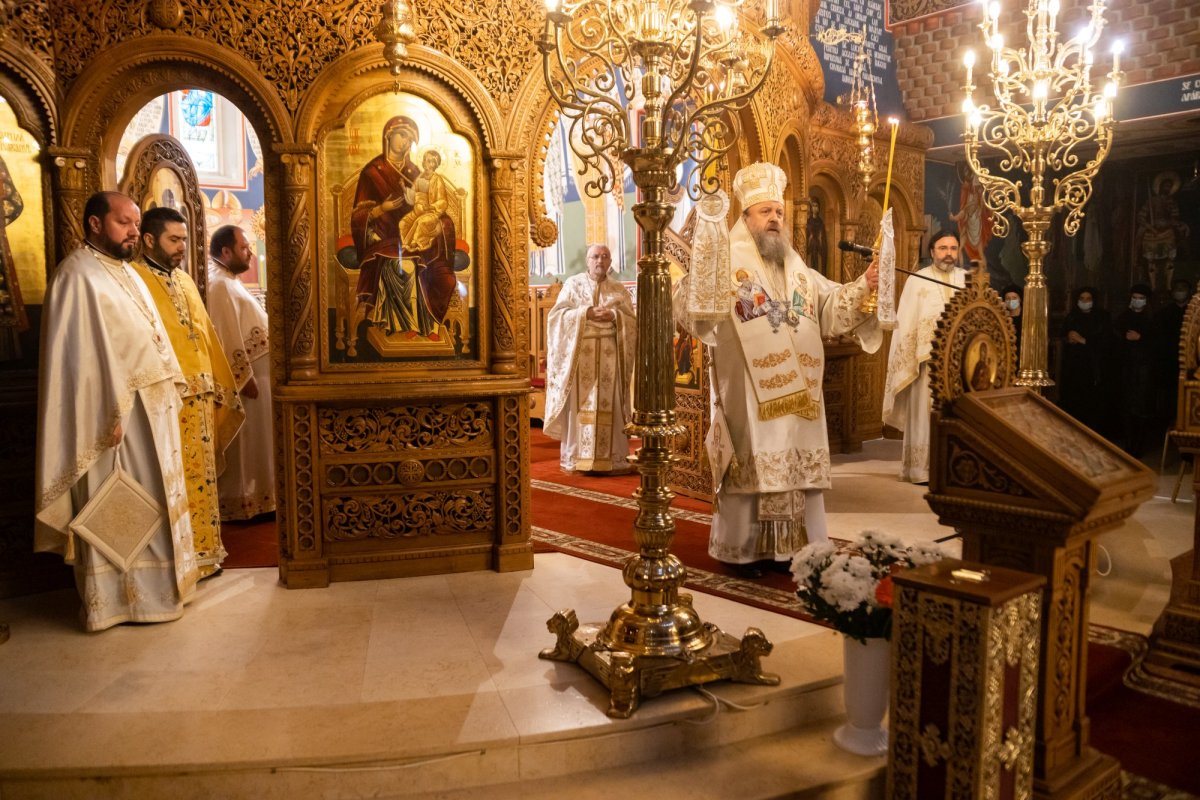 Liturghie și rugăciune de pomenire la Biserica „Sfânta Vineri” din Capitală 195538