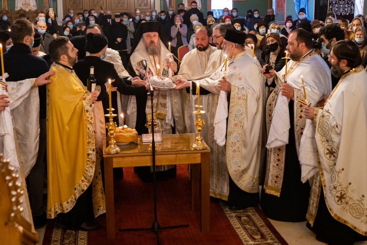 Liturghie și rugăciune de pomenire la Biserica „Sfânta Vineri” din Capitală 195566